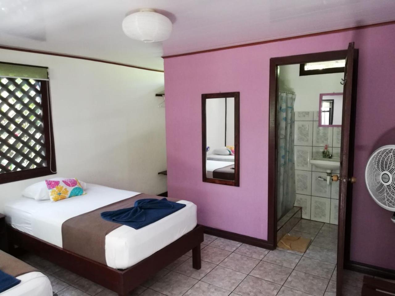 Aracari Garden Hostel Tortuguero Exterior photo