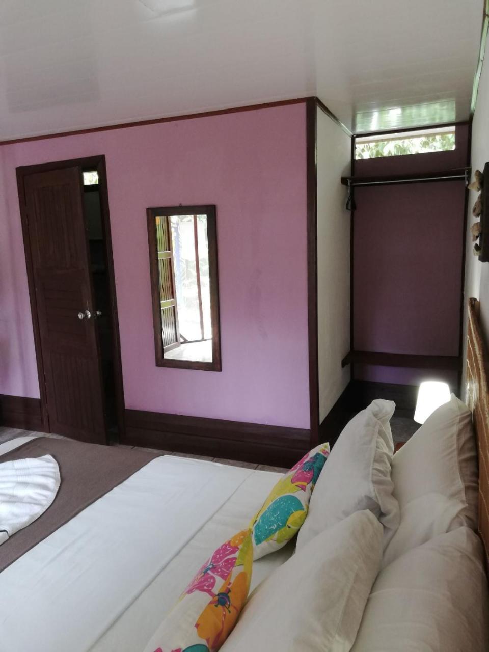 Aracari Garden Hostel Tortuguero Exterior photo